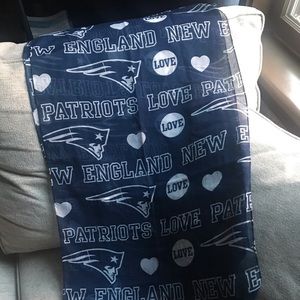 NWOT New England Patriots Light Infinity Scarf